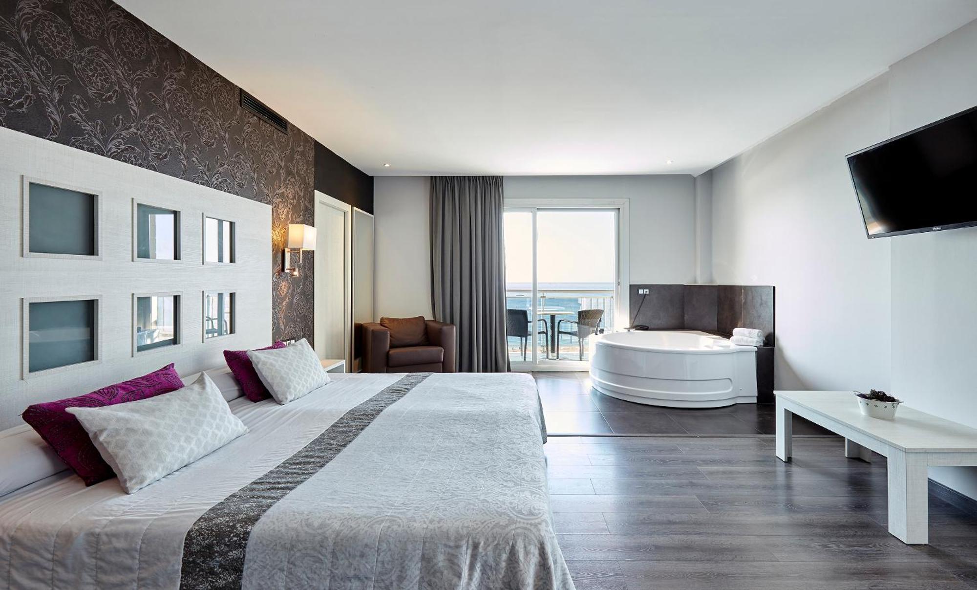 Hotel Surf Mar Lloret de Mar Esterno foto